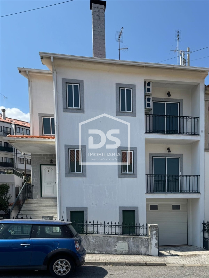 Moradia Geminada T4