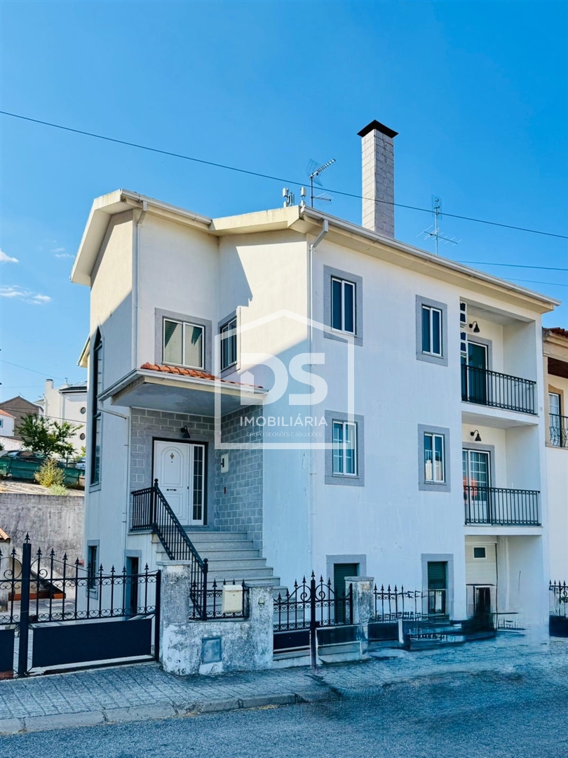Moradia Geminada T4